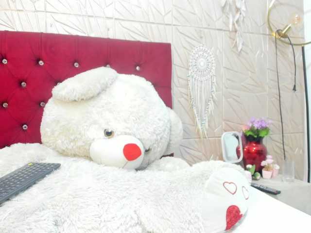 Nicol-Zurich live cam on BongaCams
