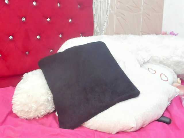 Nicol-Zurich live cam on BongaCams