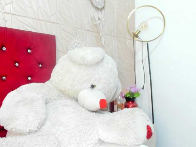 Nicol-Zurich live cam on BongaCams