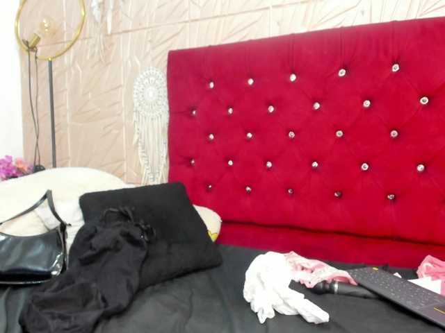 Nicol-Zurich live webcam show