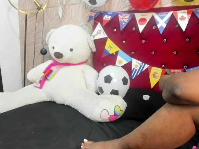 Nicol-Zurich live cam on BongaCams