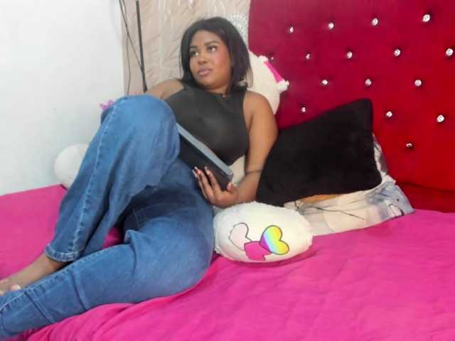 Nicol-Zurich live cam on BongaCams