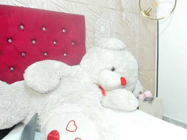 Nicol-Zurich live cam on BongaCams