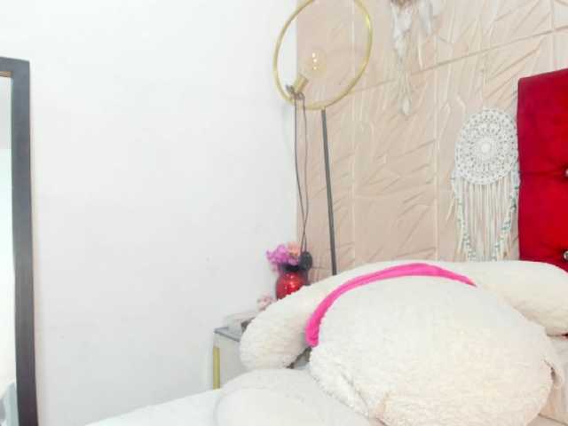 Nicol-Zurich live webcam show