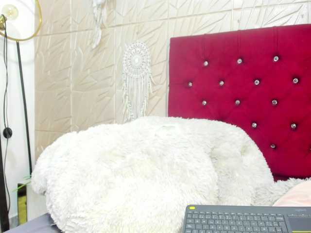 Nicol-Zurich live cam on BongaCams