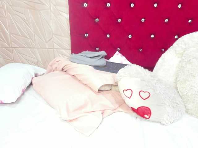Nicol-Zurich live cam on BongaCams