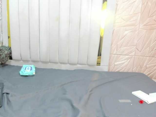 Nicol-Zurich live cam on BongaCams