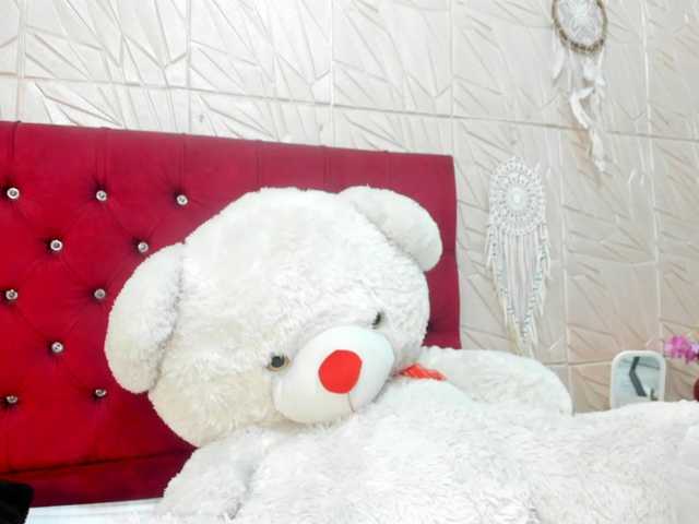 Nicol-Zurich live cam on BongaCams