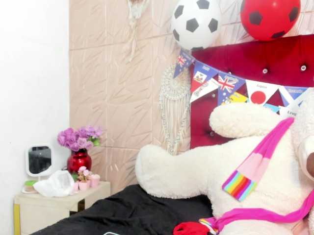 Nicol-Zurich live cam on BongaCams