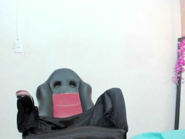 Nicol-Zurich live cam on BongaCams