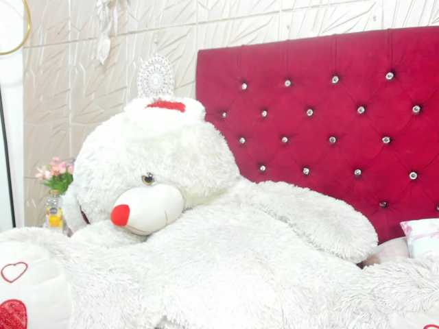 Nicol-Zurich live cam on BongaCams