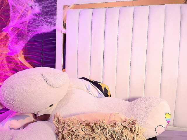 Nicol-Zurich live cam on BongaCams