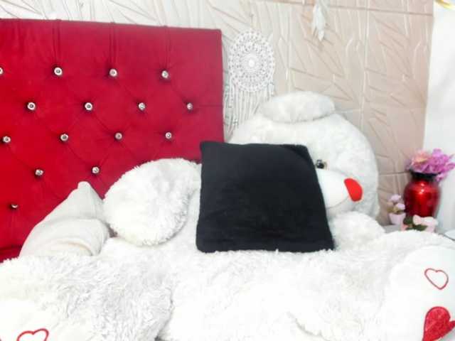 Nicol-Zurich live cam on BongaCams