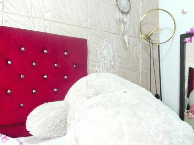 Nicol-Zurich live cam on BongaCams