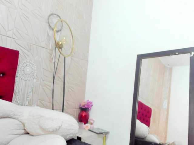 Nicol-Zurich live cam on BongaCams