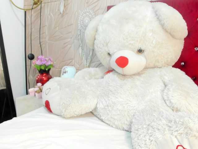 Nicol-Zurich live cam on BongaCams