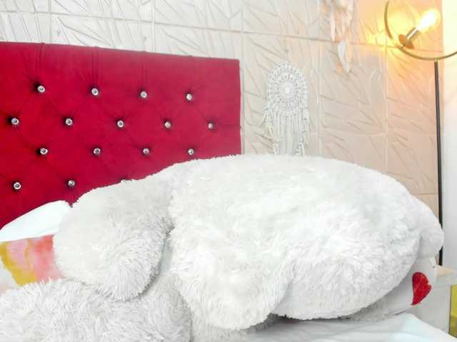 Nicol-Zurich live cam on BongaCams