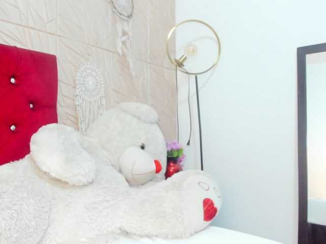 Nicol-Zurich live cam on BongaCams