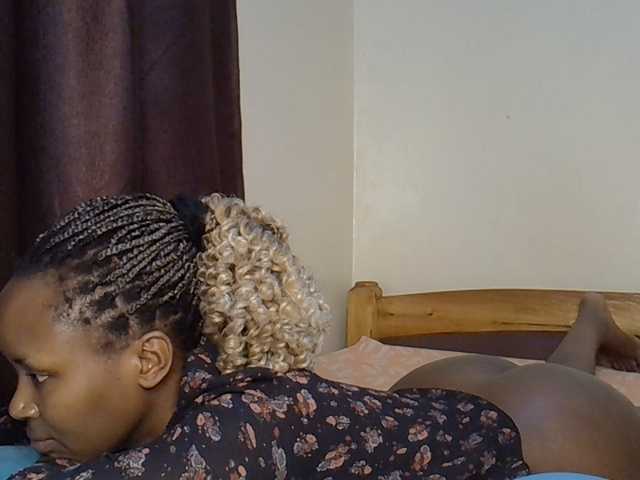 Sweetroshana live cam on BongaCams