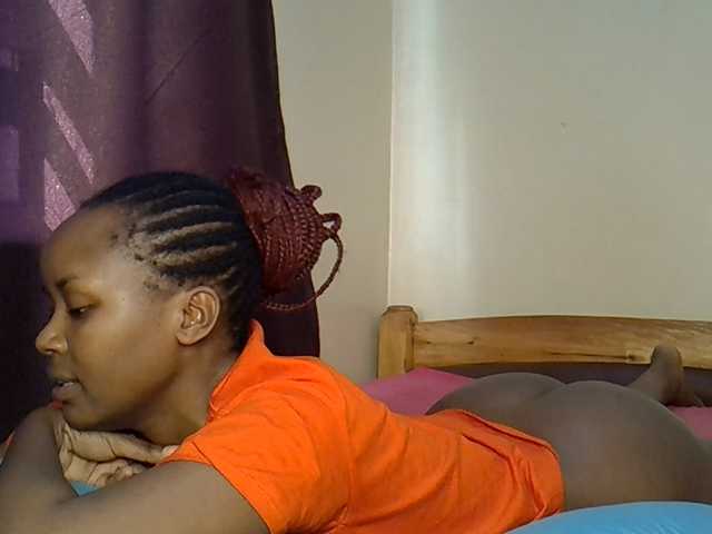 Sweetroshana live webcam show