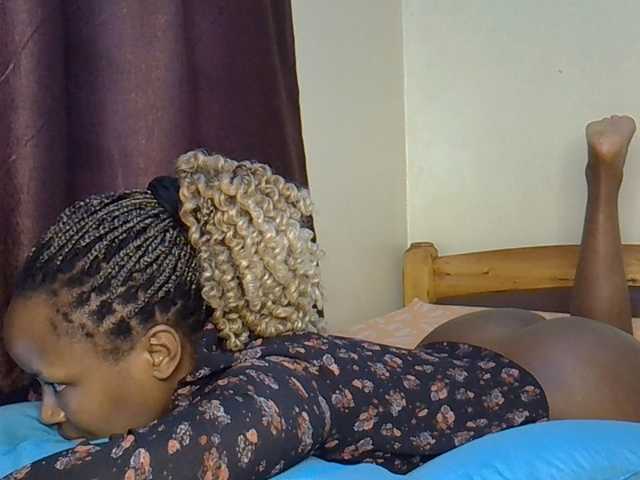 Sweetroshana live cam on BongaCams