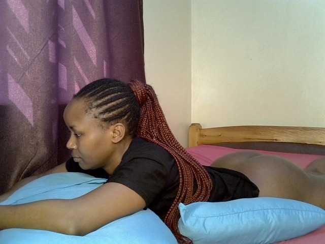 Sweetroshana live cam on BongaCams