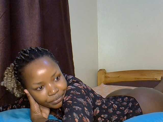 Sweetroshana live cam on BongaCams