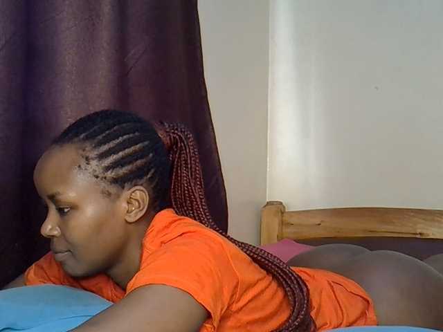 Sweetroshana live webcam show