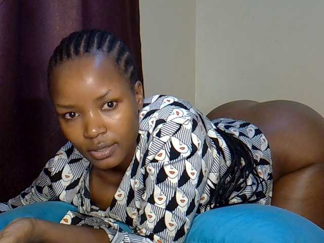Sweetroshana live cam on BongaCams