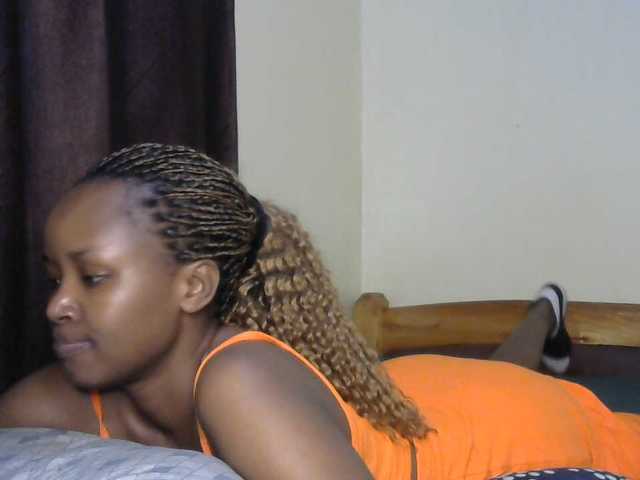 Sweetroshana live cam on BongaCams