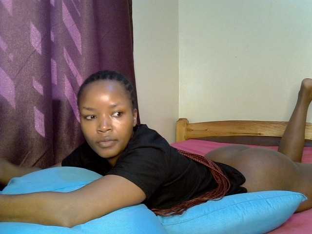 Sweetroshana live cam on BongaCams