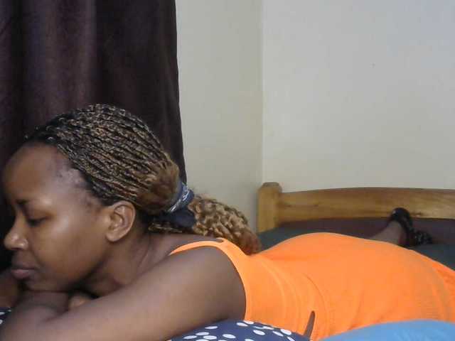 Sweetroshana live cam on BongaCams