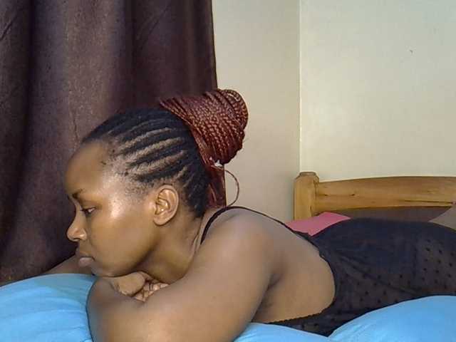Sweetroshana live cam on BongaCams