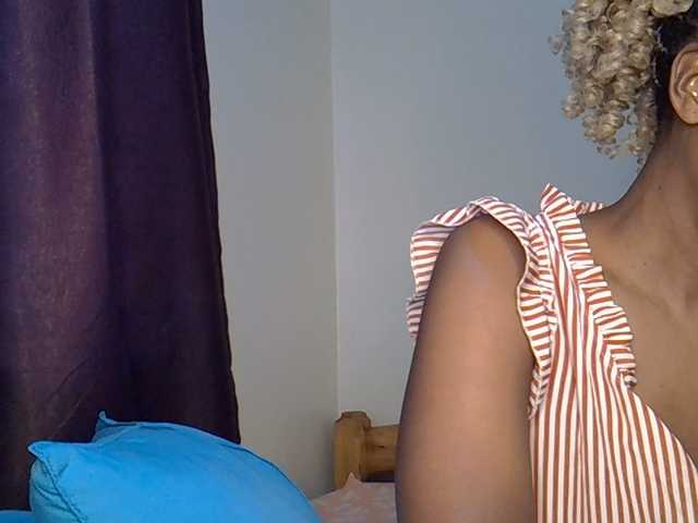 Sweetroshana live cam on BongaCams