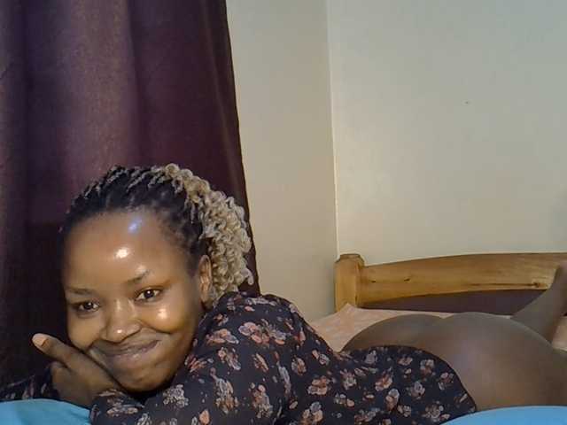 Sweetroshana live cam on BongaCams