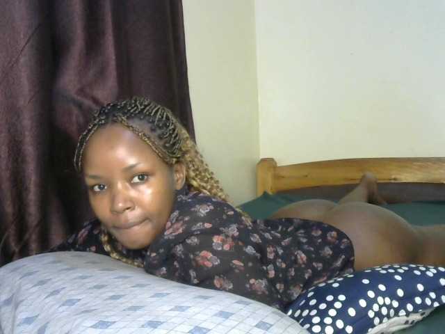 Sweetroshana live cam on BongaCams