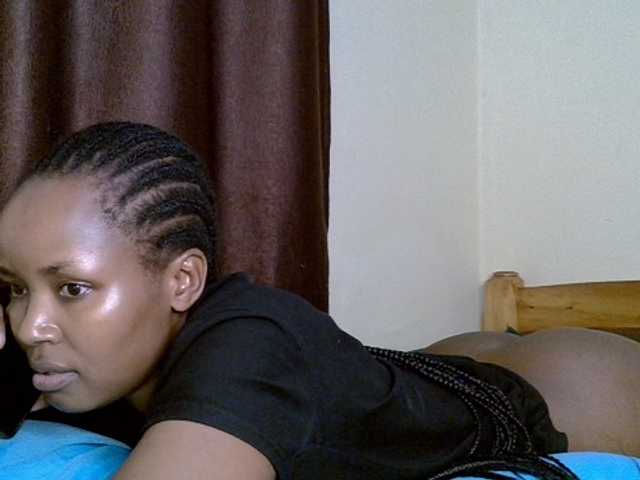 Sweetroshana live cam on BongaCams