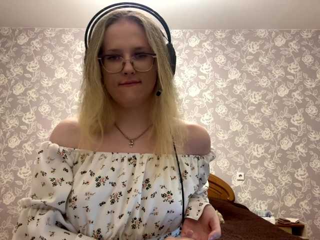 LaceyCockrell's BongaCams show and profile