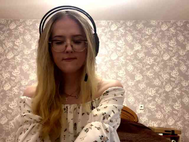 LaceyCockrell webcam