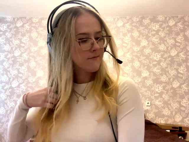 LaceyCockrell webcam