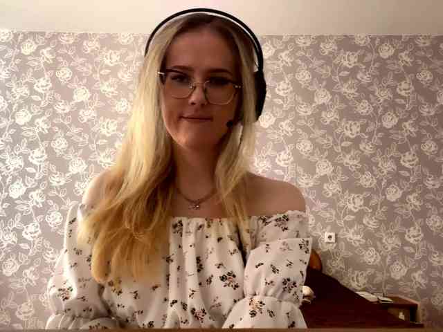 LaceyCockrell webcam