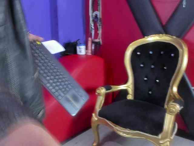 Secret-Pleassure webcam