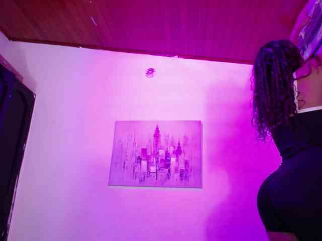 tyna-brown webcam