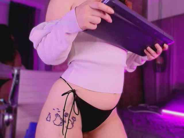 KonnanLove webcam