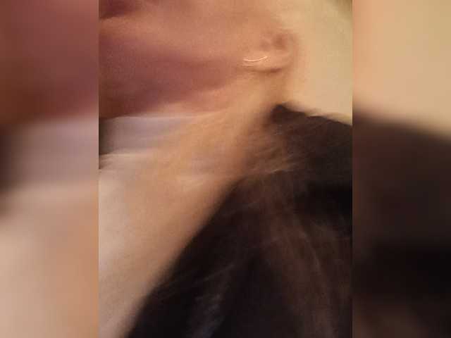 Mazalane, en directo ahora en BongaCams