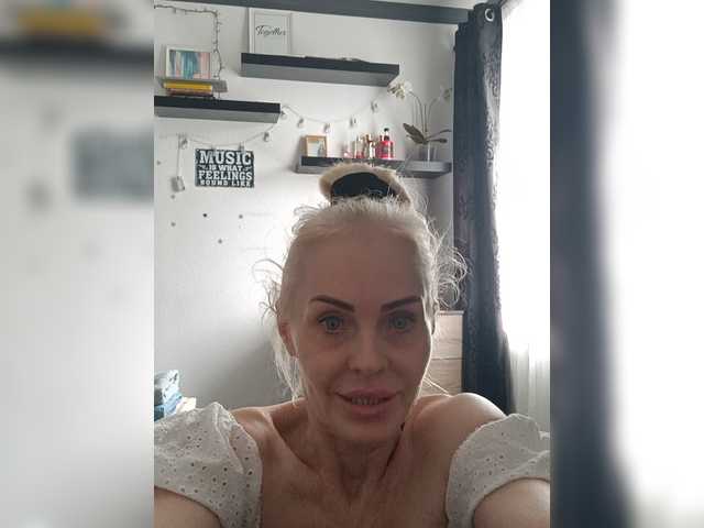 Mazalane live cam on BongaCams
