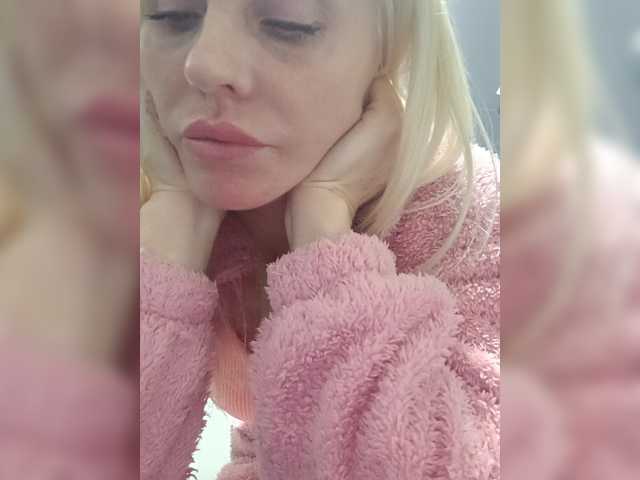 Mazalane live cam on BongaCams