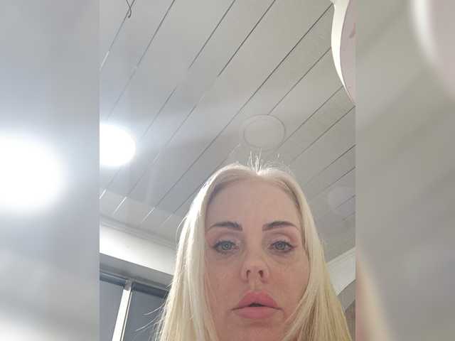 Mazalane live cam on BongaCams