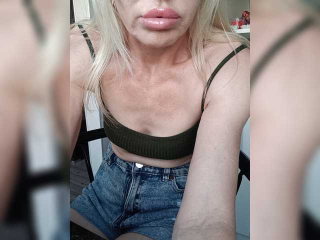 Mazalane live cam on BongaCams