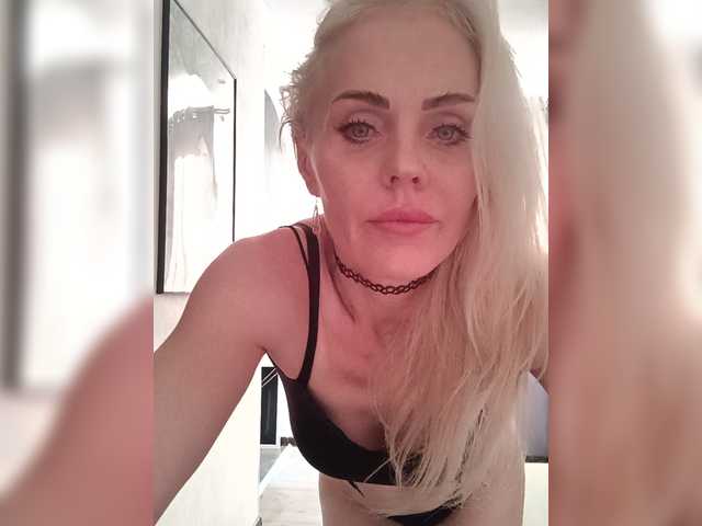 Mazalane live cam on BongaCams